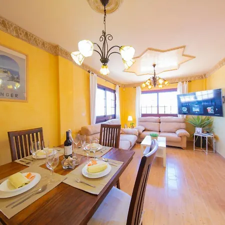 בית נופש The Sunflower Villa - By Medano4You *