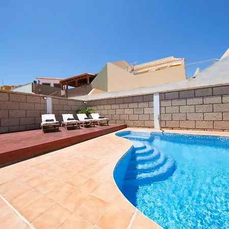 בית נופש The Sunflower Villa - By Medano4You *