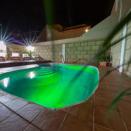 The Sunflower Villa - By Medano4You בית נופש *