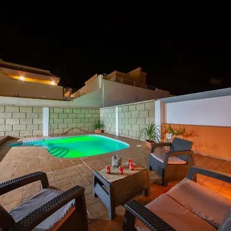 The Sunflower Villa - By Medano4You בית נופש
